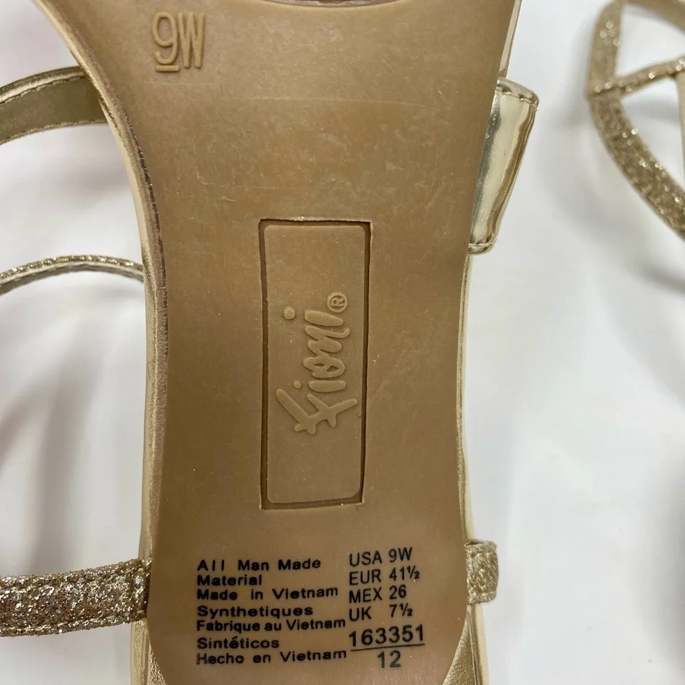 Women’s FIONI Gold Glitter Heels Size 9W